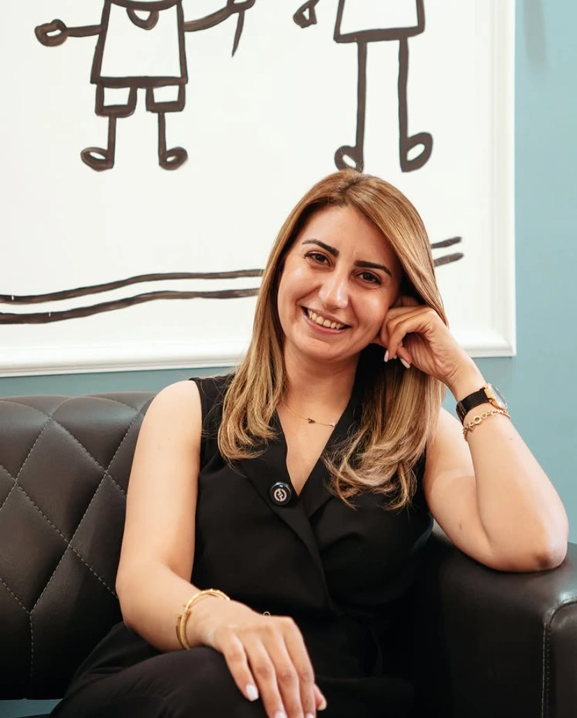 Online Pedagog Psk. Sultan Karahan, çalışma odasında
